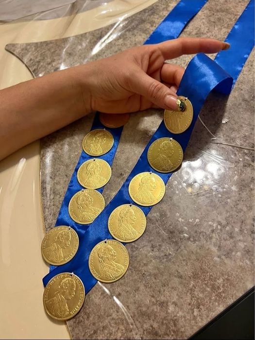 Vand monede placate cu aur de 24k 1/1 cu cele originale