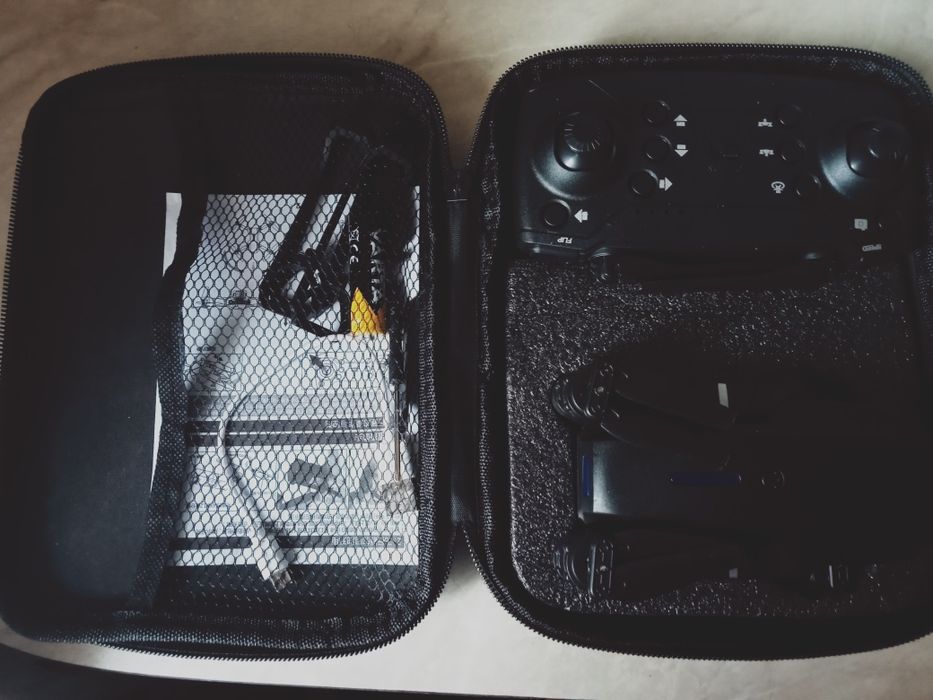 Продаю дрон с камерой срочно