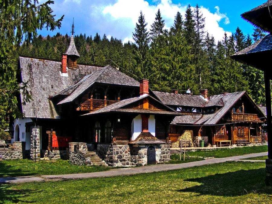 Inchiriem cabana- Castel Regal de Vanatoare Lapusna