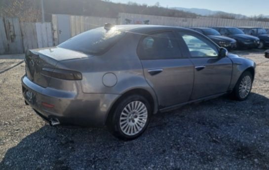 Alfa 159 1.9 jtd 150 к с на части