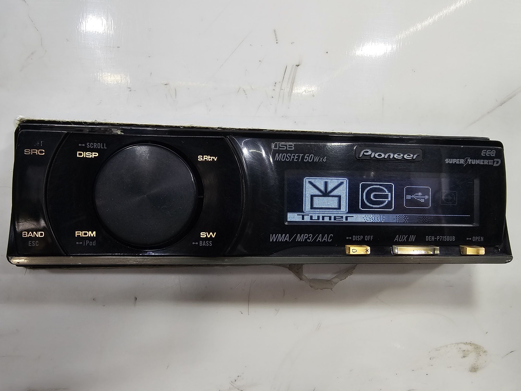 Pioneer DEH P7150 magnitola