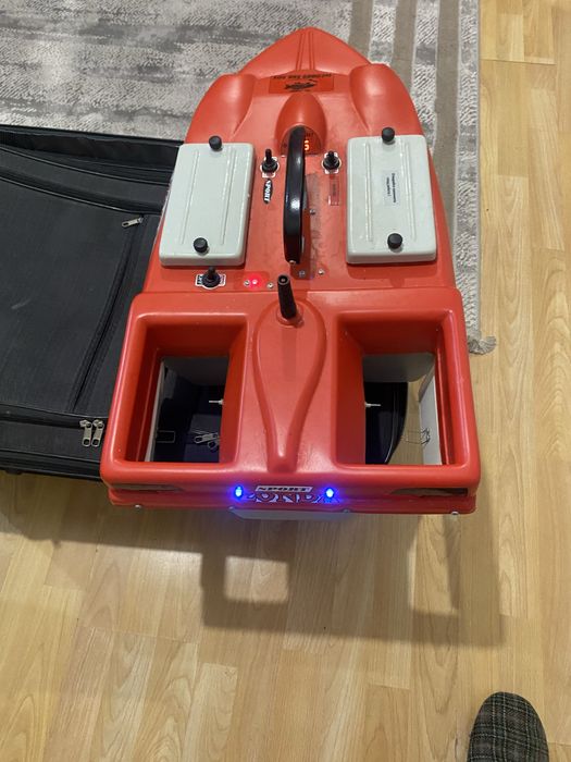 Лодка за захранка Zonda sport