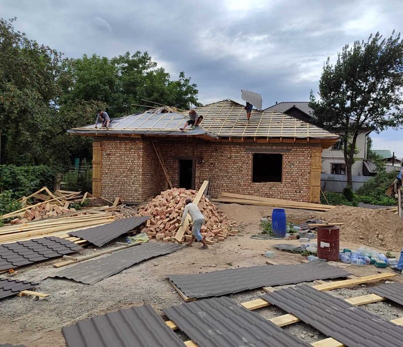 Дом из Красного кирпичный 1 этажный на 10 сотках 2025 года.