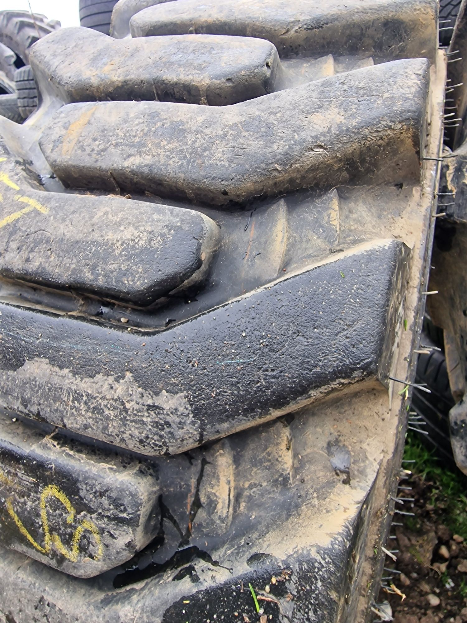 Cauciuc bobcat 12-16.5 marca Galaxy, 12 ply
