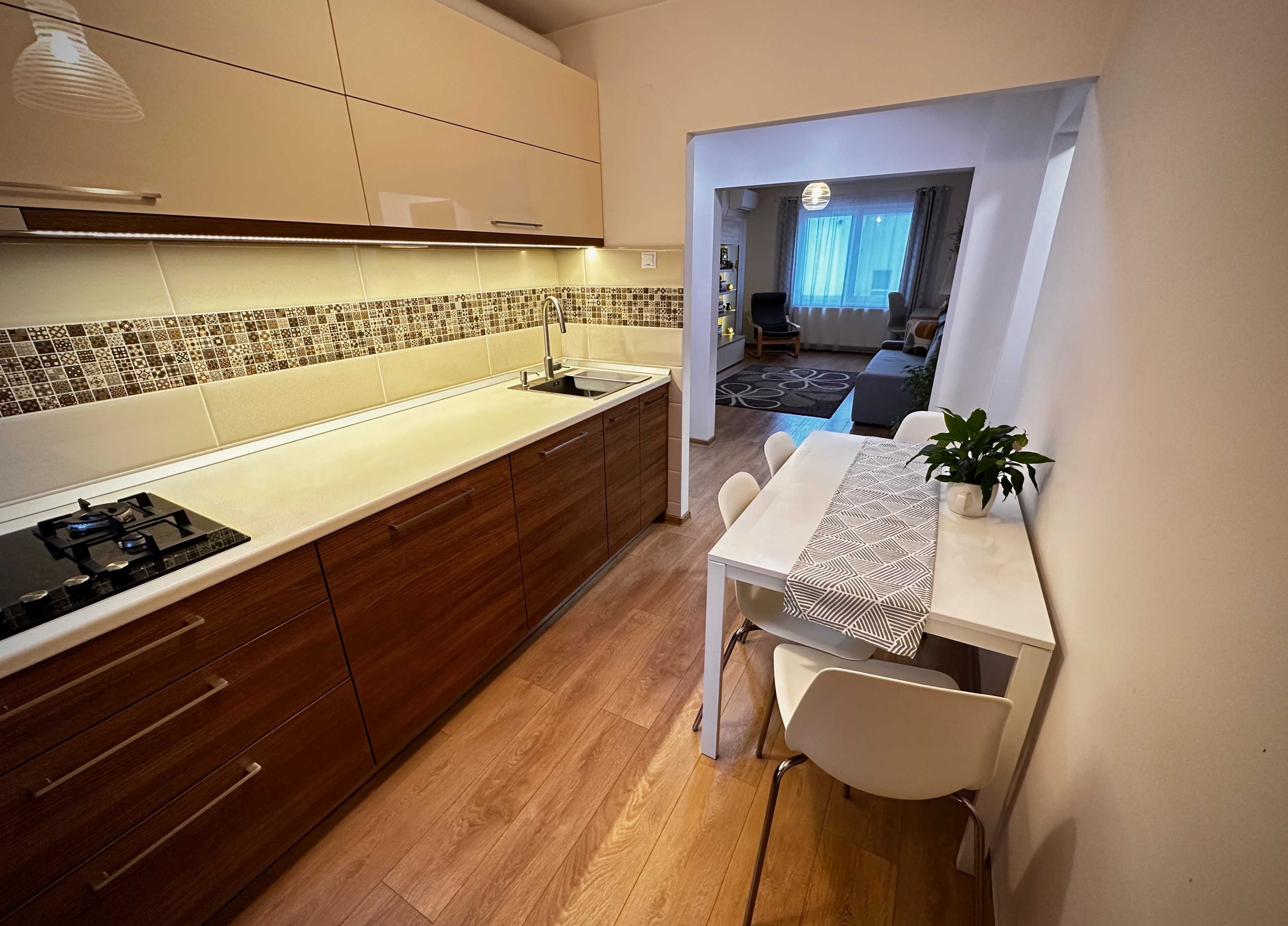 Apartament cu 3 camere + garaj în Tudor