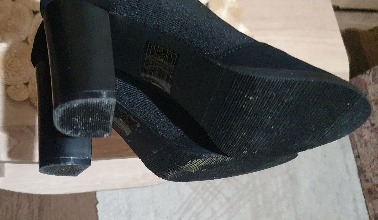 Pantofi eleganti negri marime 38, int 24,5 cm