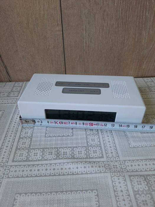 Ceas digital cu radio FM, Atlas ( Franta)