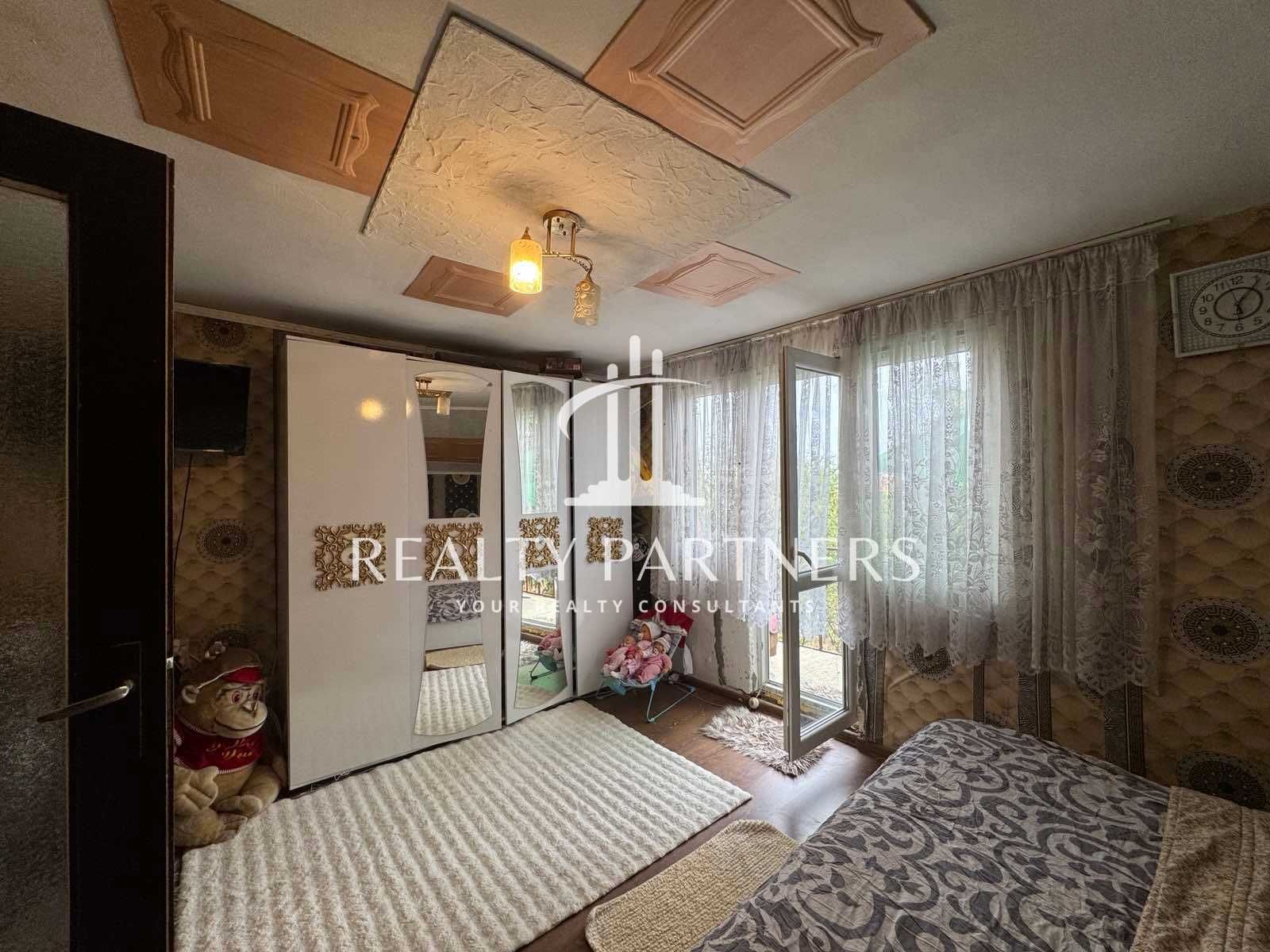 Продава къща – с. Кошарево, обл. Перник