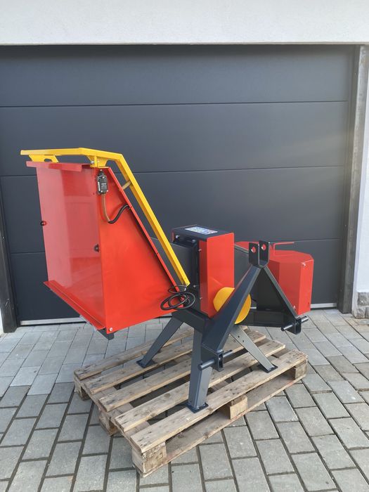 Tocator crengi dupa Tractor T90 PRO - Transport Gratuit