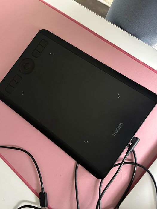 Wacom Intuos Pro (PTH-460) графичен таблет