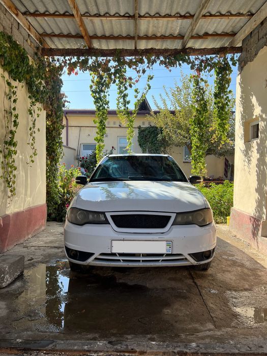 Nexia 2 2013 yil, holati yaxshi, rangi oq