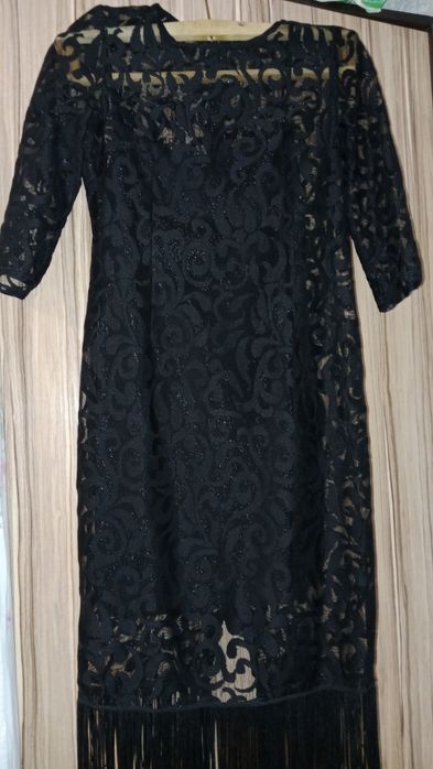 Продам платья и юбку