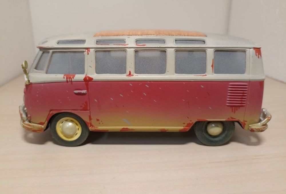 VW samba 
Scara 1:25
Maisto

Pozele reflectă realitatea. Se vinde exac