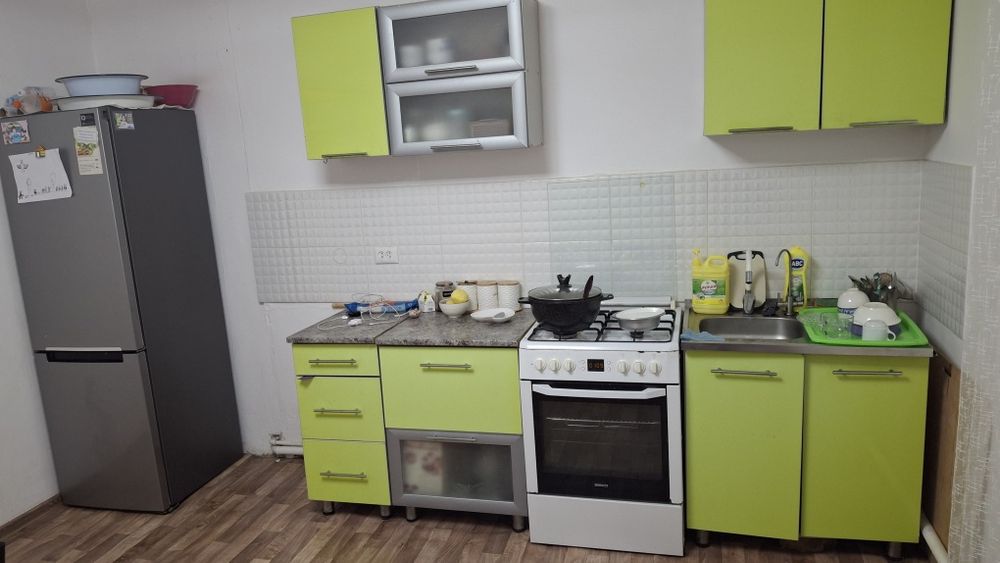 Продам кухонный  гарнитур.