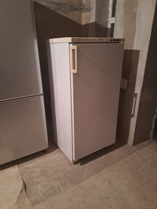 Продам морозильник