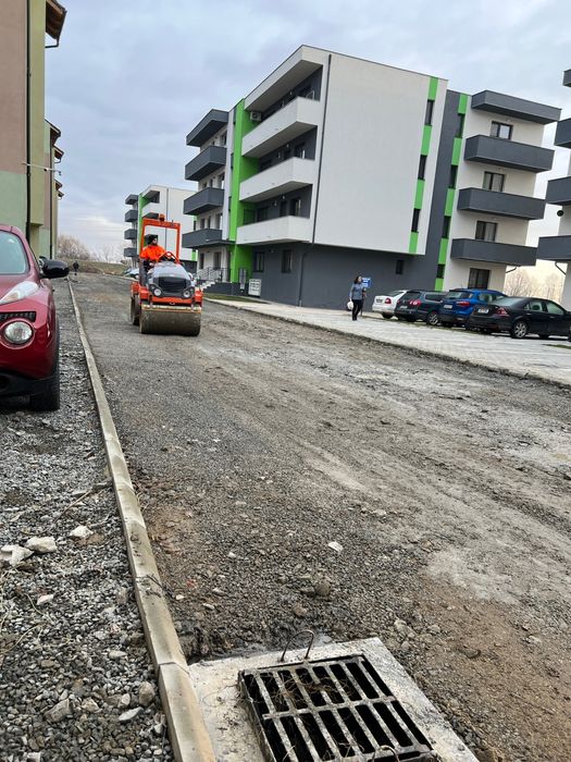 De Inchiriat cilindru compactor 3,4tone si talpa compactoare 190kg