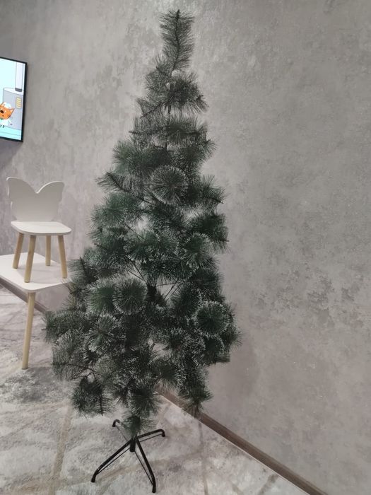 Продам ёлку. В хорошем состоянии