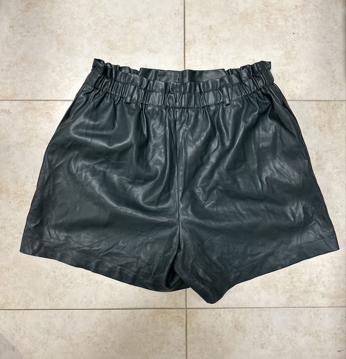 Нови кожени щорти