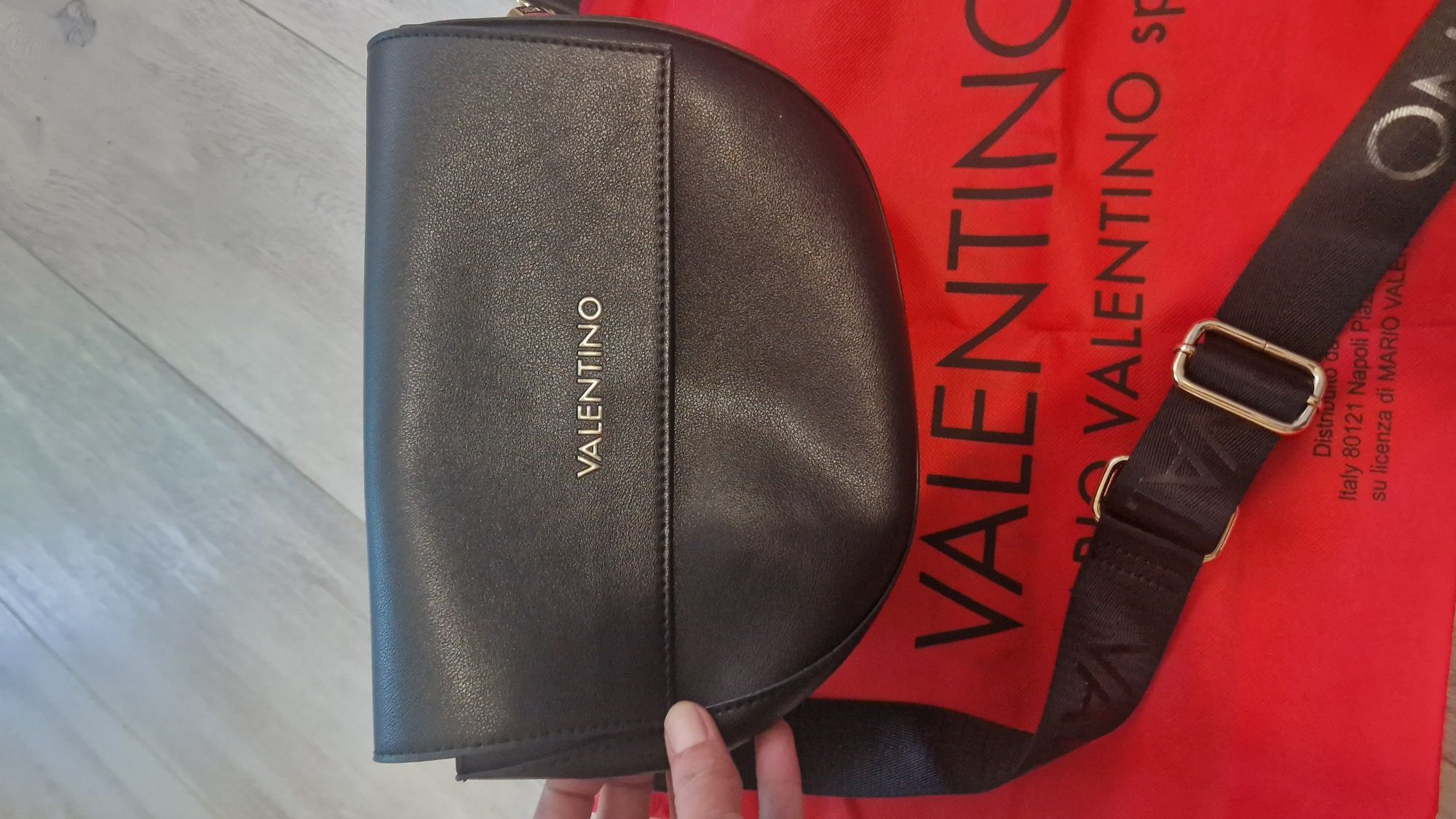 Valentino оригинална чанта