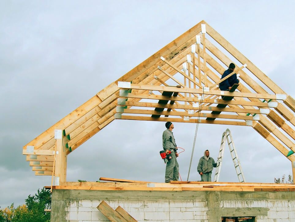 Dulgherii montaj tigla metalica lindab sistem pluviale