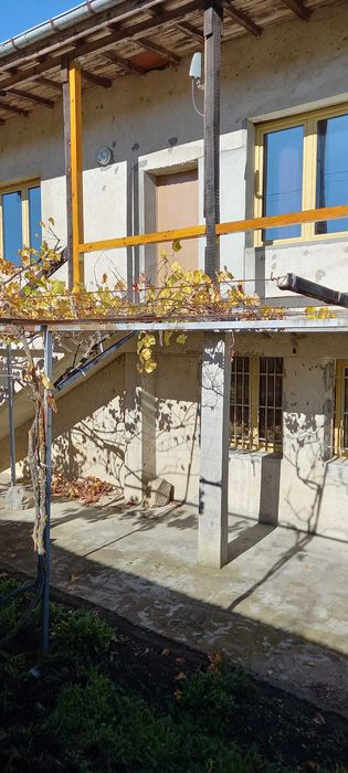 Продавам къща в с. БЕЛИЛА Община Средец