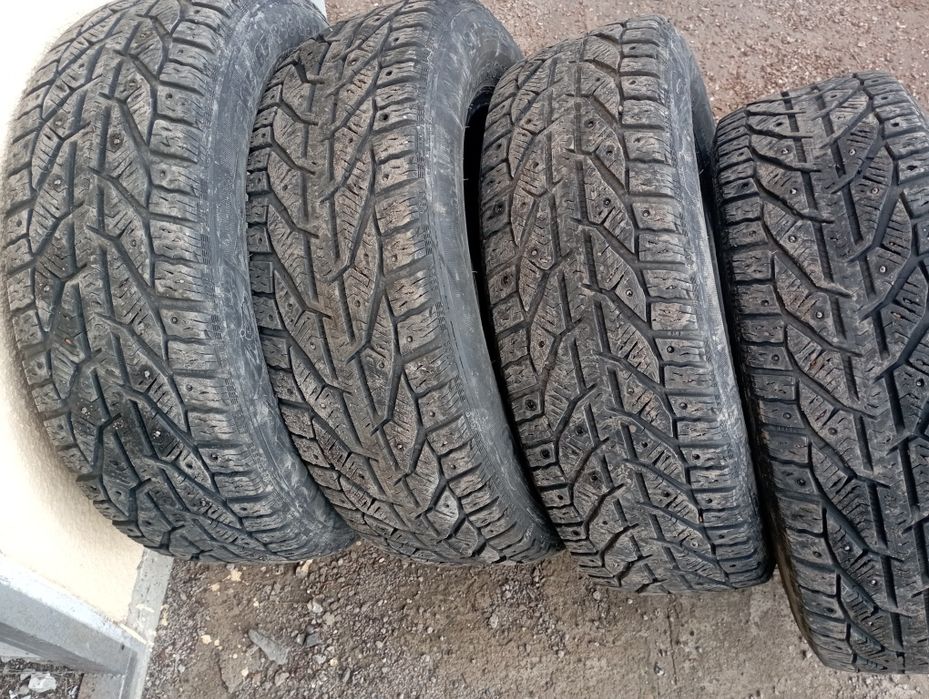 Продам резину зима ..