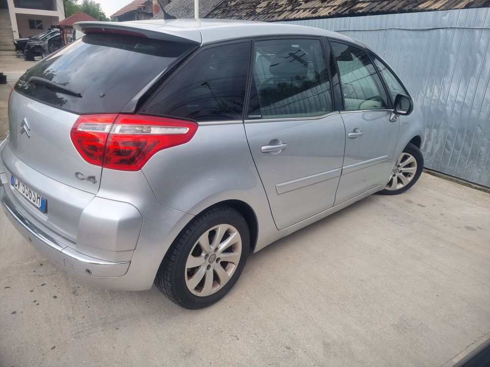 Aripă stanga /dreapta fata citroen c4 picaso