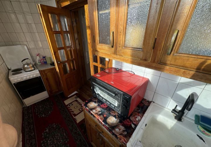 Arenda Navoiy Kucha yigitlarga va qizlarga