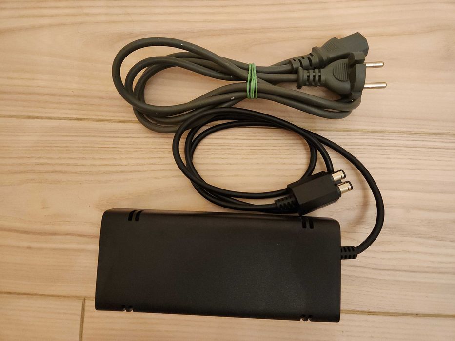 Sursa de alimentare pentru Xbox 360 S (Slim)