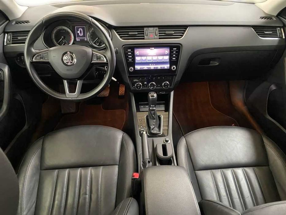 Inchirieri auto masina automata Skoda Octavia