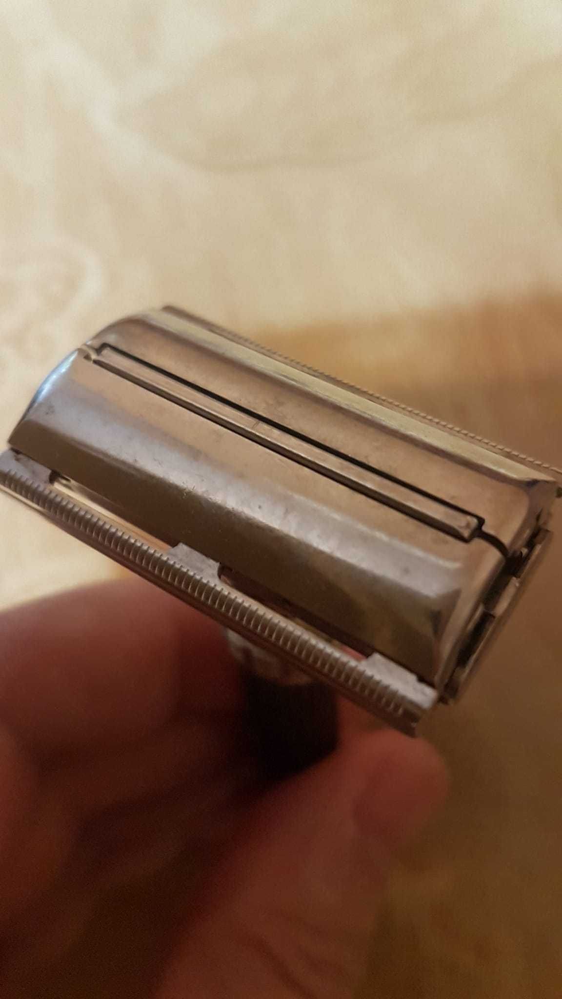 Продавам самобръсначка Gillette Super Adjustable 109