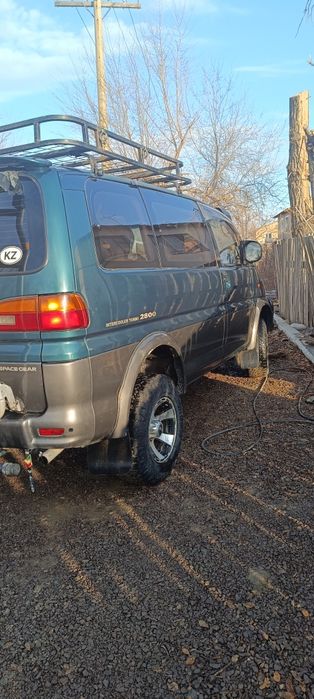 Продам Митсубиси делика-булка