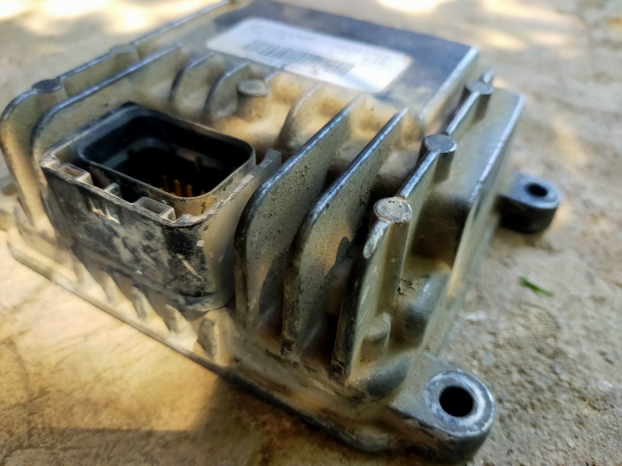 Calculator și Pompa de injecție ISUZU