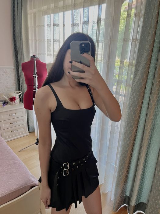 Rochita neagra Zara