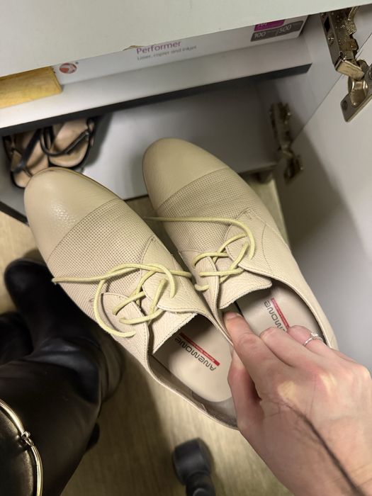 Туфли без каблуков на шнурках