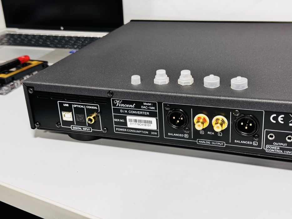 DAC-convertor digital/analogic -NOU- VINCENT DAC-1MK,balanced,optical