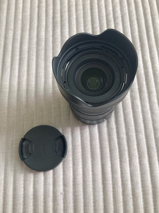 Obiectiv Sigma 18-50mm f/2.8 DC DN pentru Sony E – stare excelentă