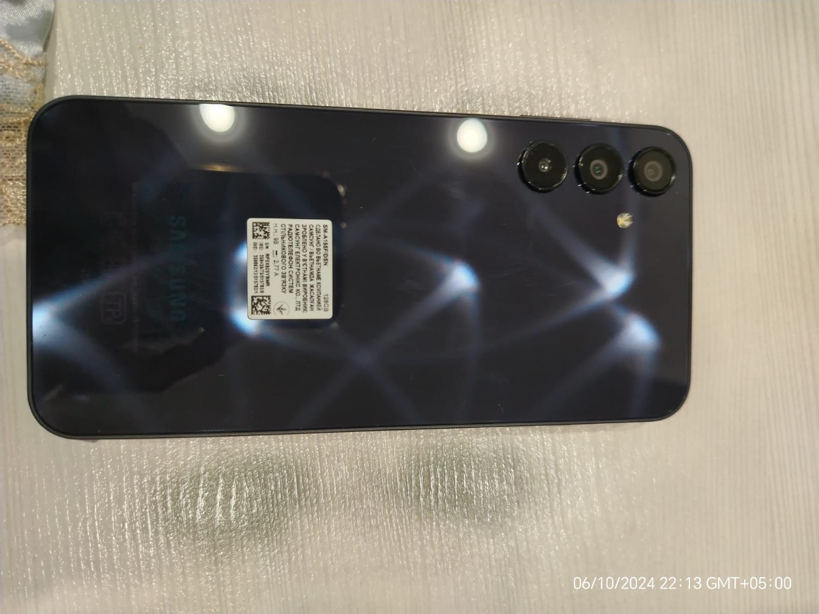 Продам смартфон Samsunga15/б128