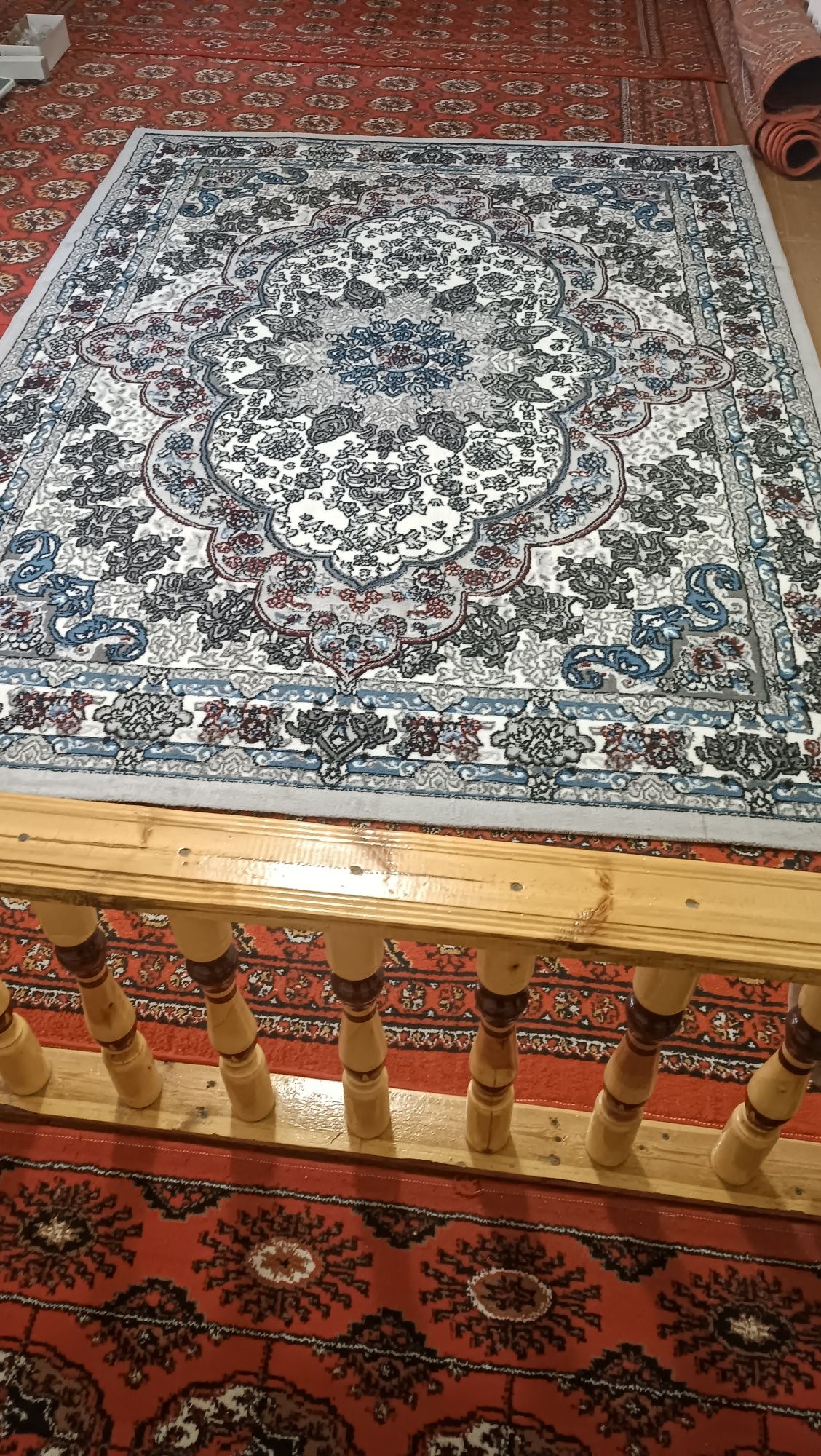 Gilam sotiladi xolati alo darajada