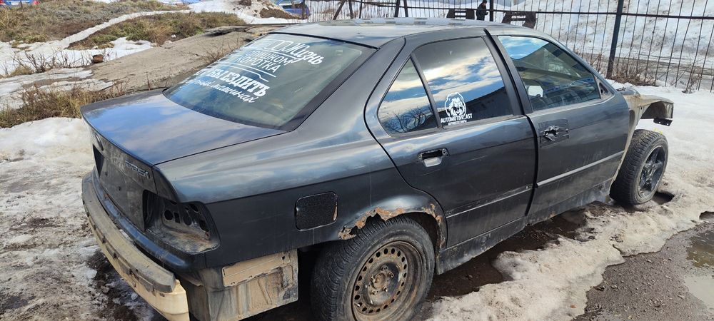 Запчасти BMW e36 по салону кузову и т.д.