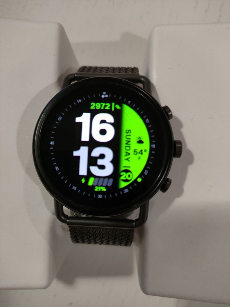 Смарт часовник Skagen