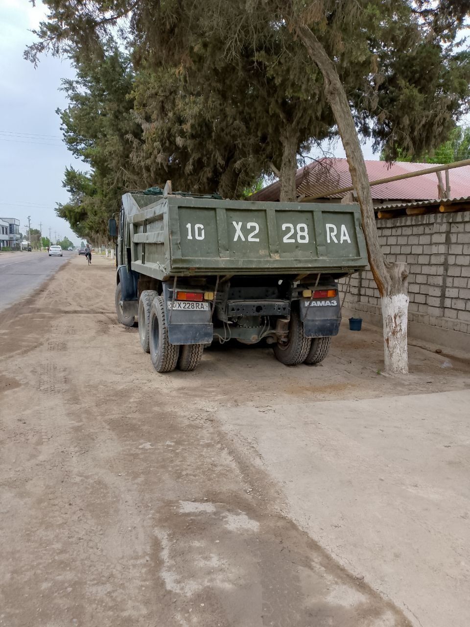 Kamaz samasval sotiladi