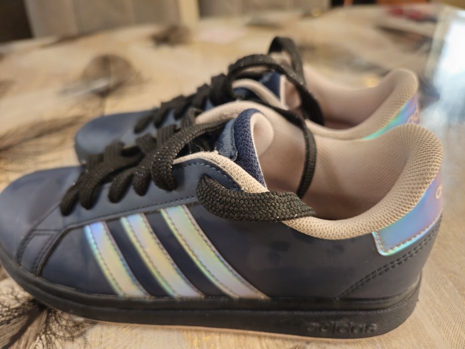 Маратонки ADIDAS унисекс кожени 36 2/3
