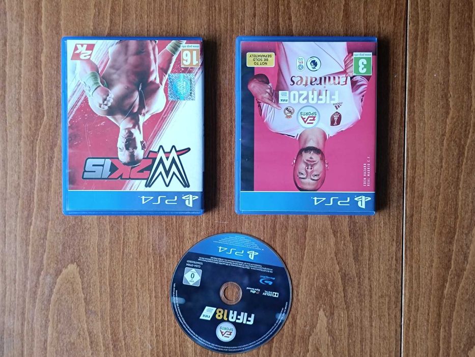 PS4 Slim 500GB с 2 контролера и игри