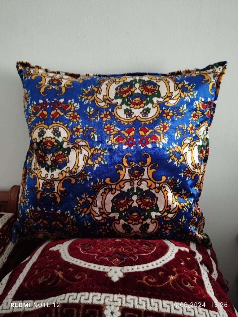 Yangi yostiqlar sotiladi