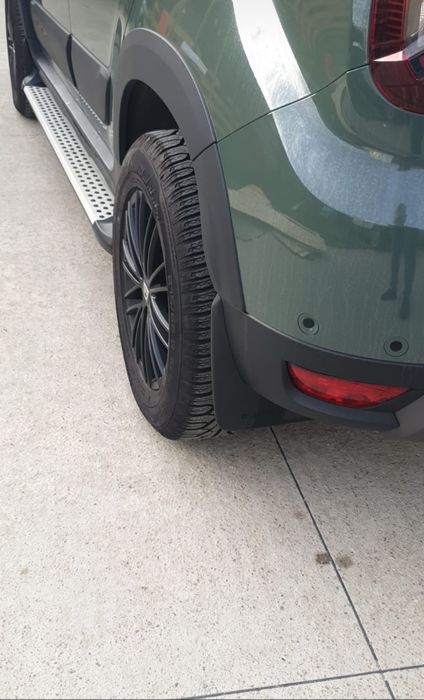 Vând jante aliaj Duster 215/65/16 echipate de iarna