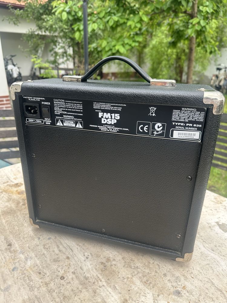 Boxa chitara cu amplificator Fender FM15DSP