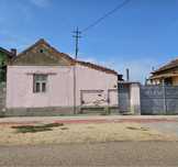 Teren cu casa de vanzare