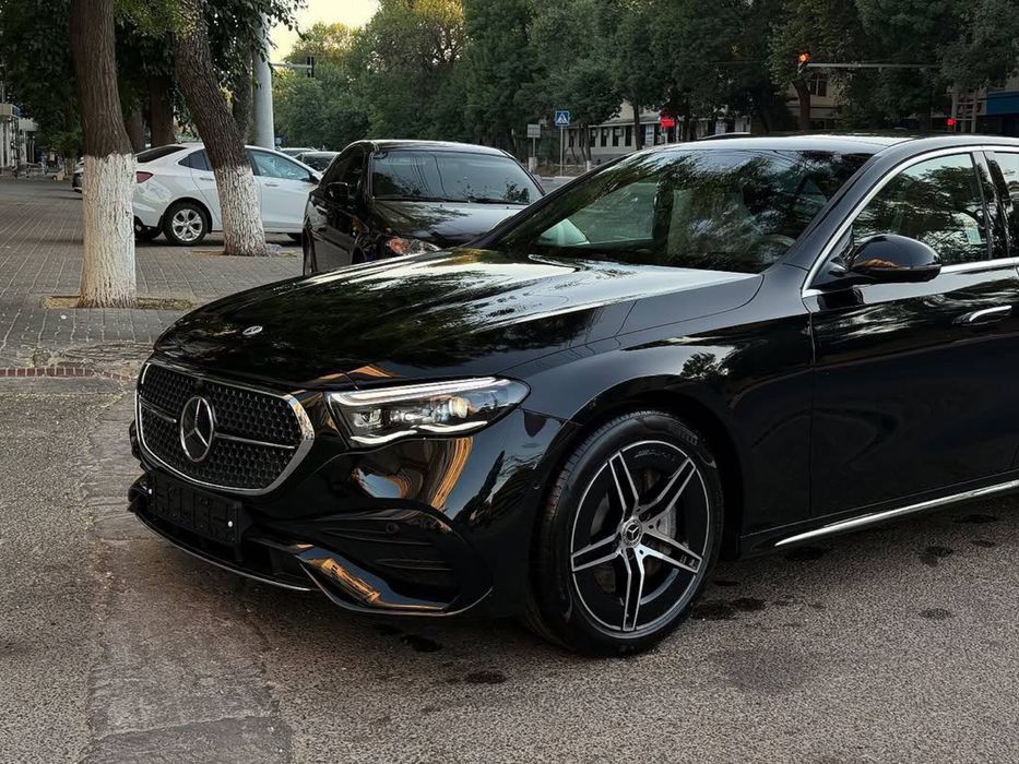 Mercedes-Benz E300 4Matic