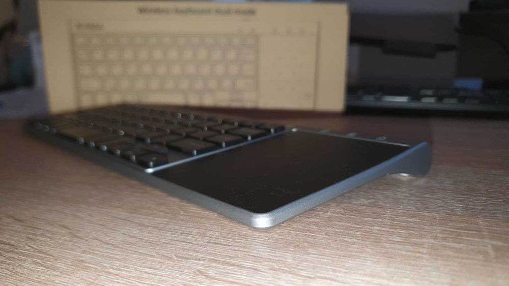 Tastatură wireless mini 2.4G/Bluetooth cu touchpad numeric